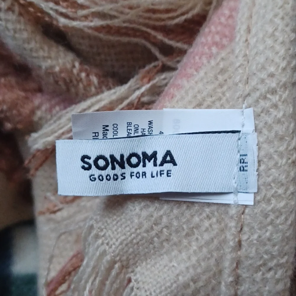 NWT SONOMA Triangle Scarf - Picture 7 of 8